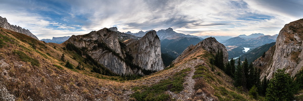 XT517687-Panorama