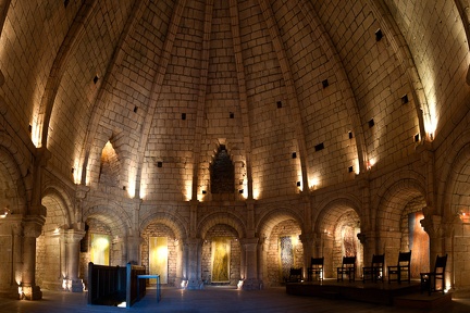 La grande salle du chatau de Simiane